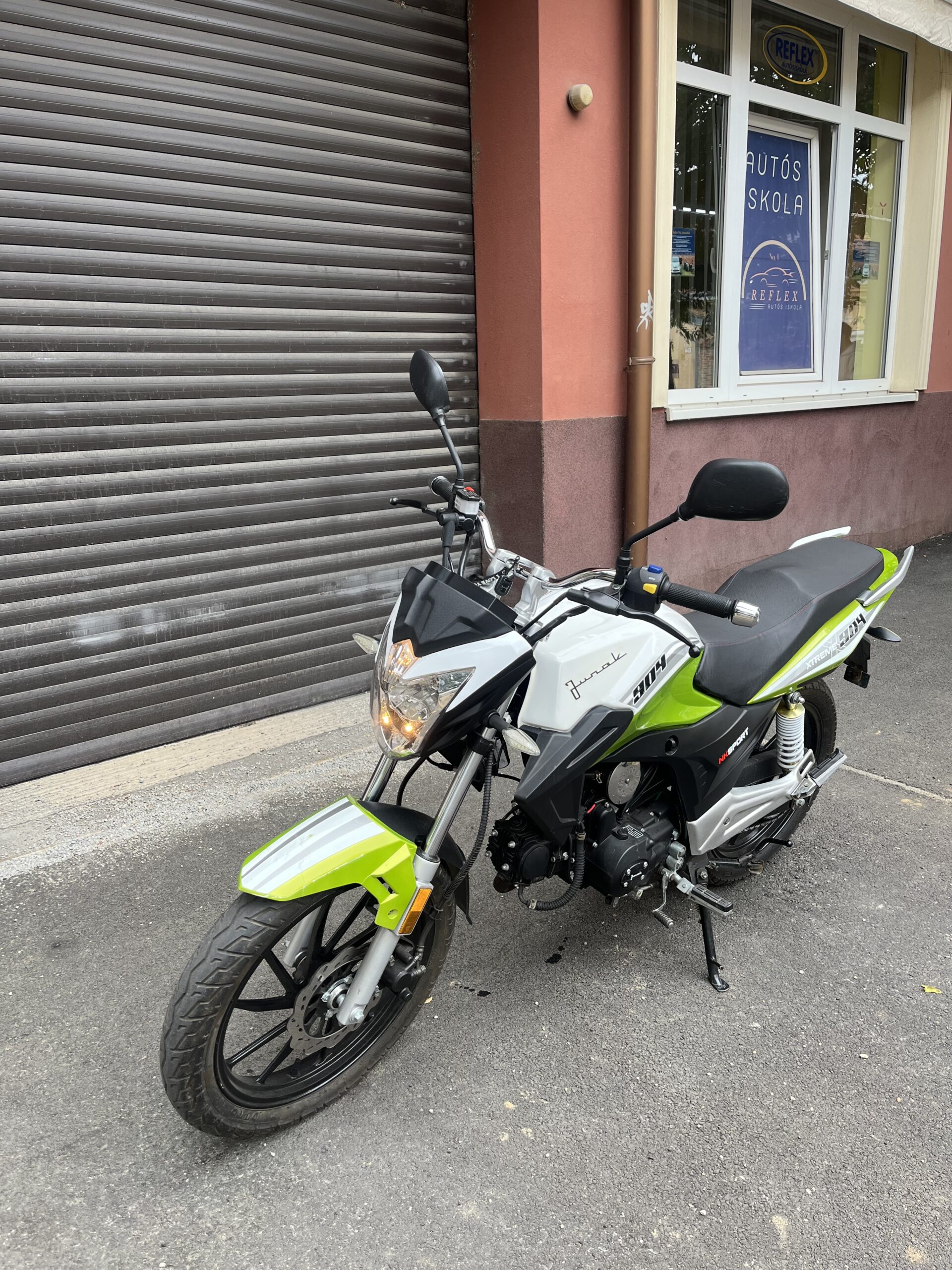 „AM” kategória – segédmotoros oktatás